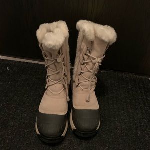 Women’s Baffin Winter Boots Size 10